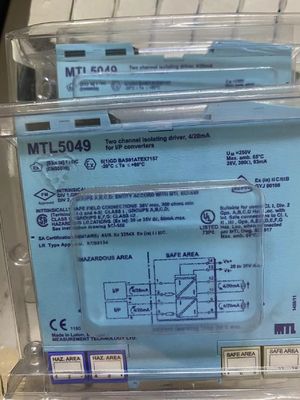 Der MTL5049 isoliert und leitet zwei 4/20mA-Signale von einem im sicheren Bereich befindlichen Controller an zwei Lasten im explosionsgefährdeten Bereich weiter.